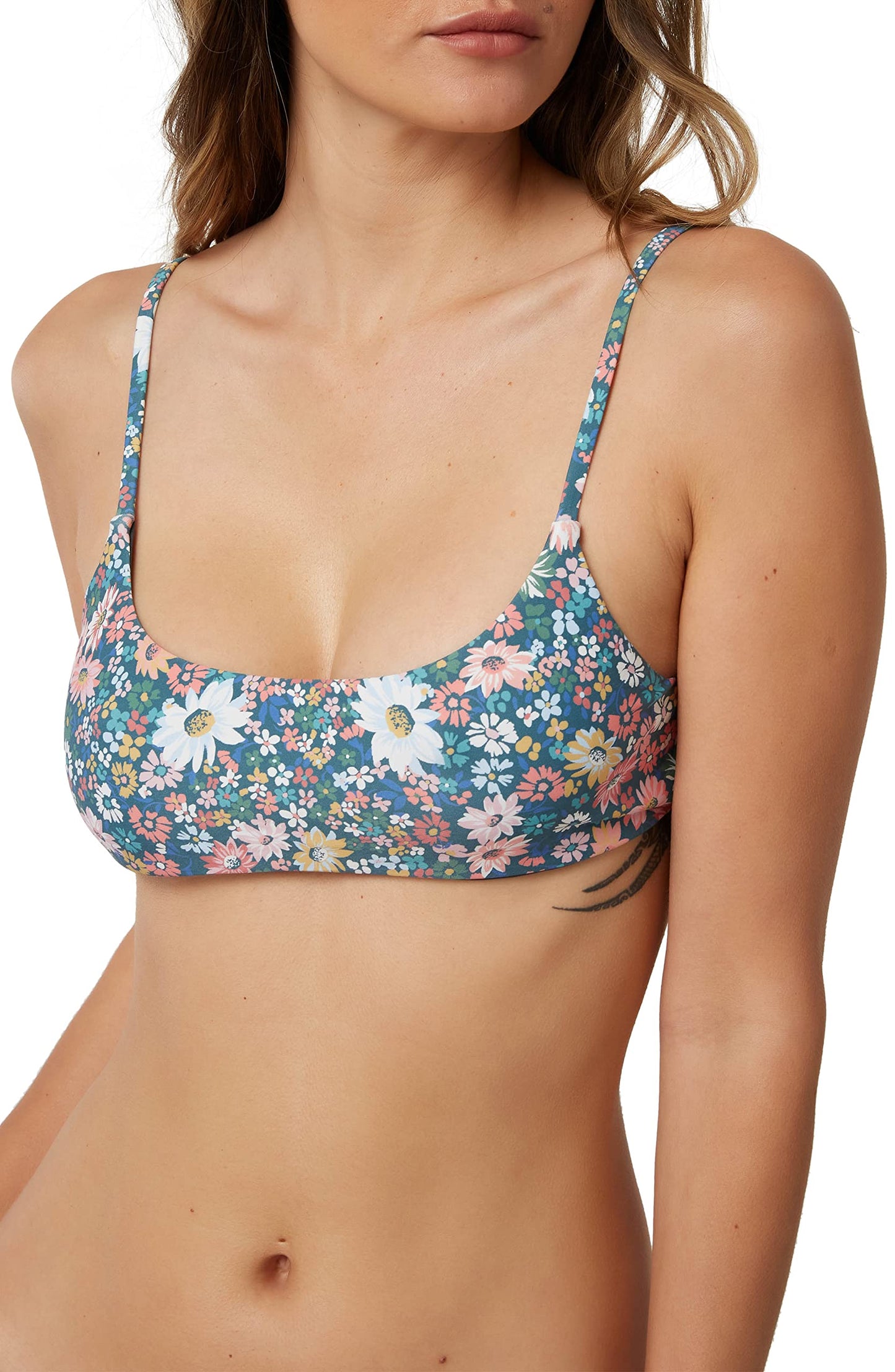 O'NEILL Women's Surfside Bralette Bikini Top - Triangle Swim Top for Women - Bathing Suit Top with Adjustable Straps
