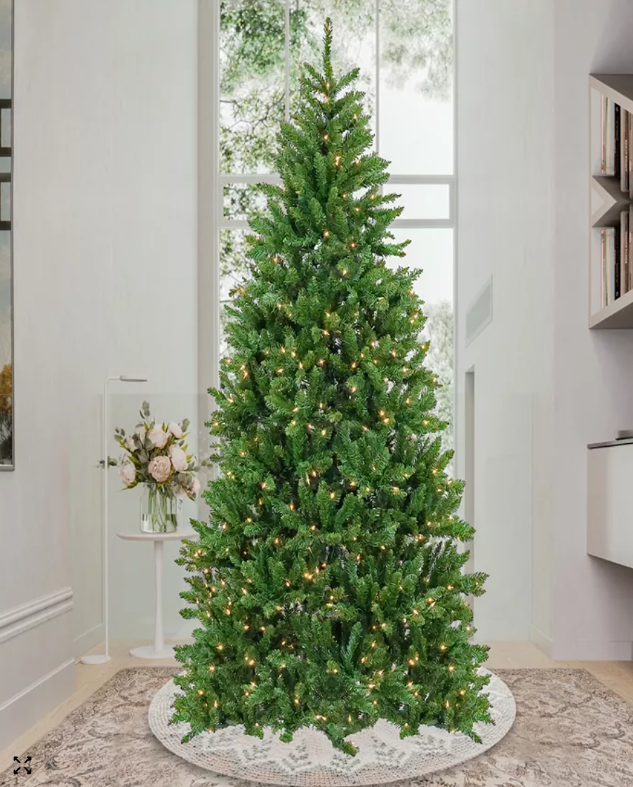 National Tree Company 7.5' Pre-Lit Artificial Chesterfield Spruce Hinged Tree, 600 Clear Lights- UL