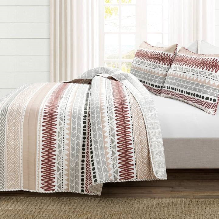 Full/Queen Lightweight Rustic Red Chevron Stripe Reversible 3 Piece Quilt Set